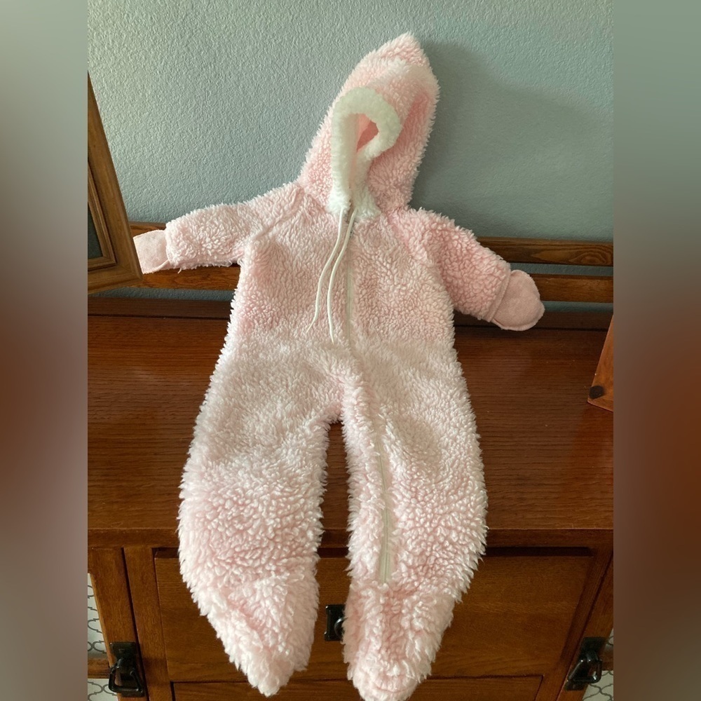 CUDDLE TIME PINK FOOTED SLEEPER. VINTAGE 3-12 months